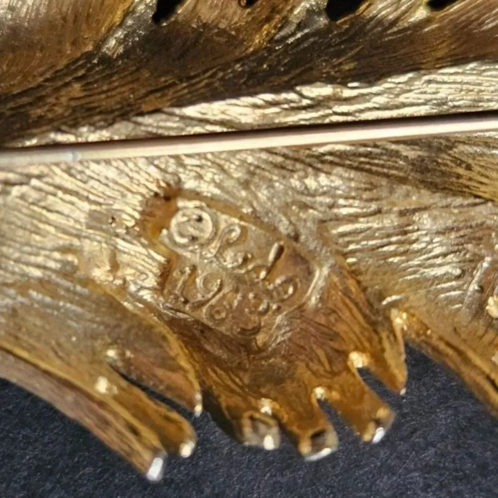 Vintage Ledo 1963 gold tone feather brooch